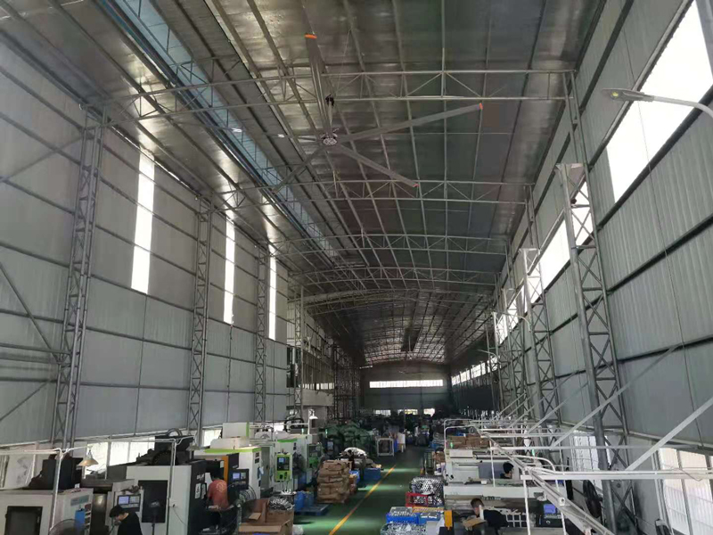 工业大吊扇_大型风扇_花都钢结构厂房工业大风扇安装案例