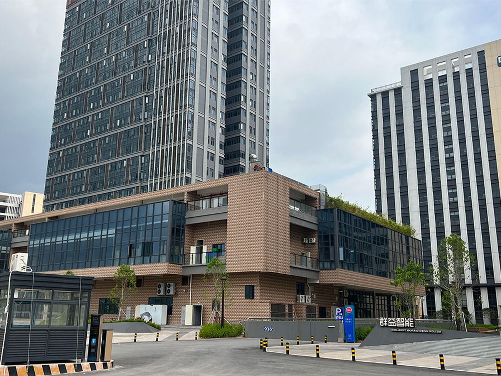 工业大吊扇_大型风扇_仲恺群益智能制造产业项目C区餐区大型风扇安装案例